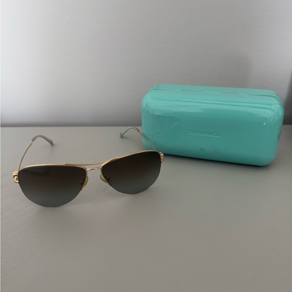 Tiffany & Co Gold Aviator Polarized Sunglasses with Case - Picture 4 of 7